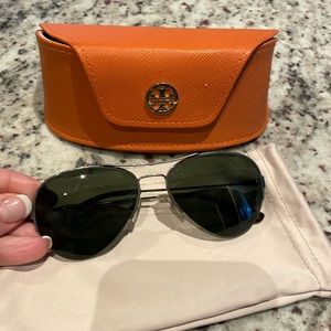 Women’s Tori Burch Sunglasses With Cleaning Bag & Hard Case